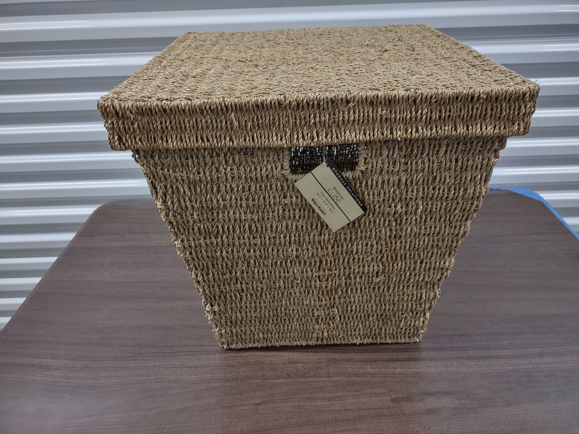 New World Market SeaGrass Basket w/Lid Metal Reinforced 18 x 18 x 18