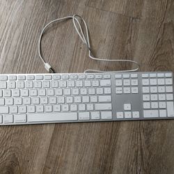 Apple Wired Keyboard (Model: A1243) For Sale 