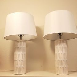 Lamparas De Mesa De Noche ,blancas  Casi Nuevas