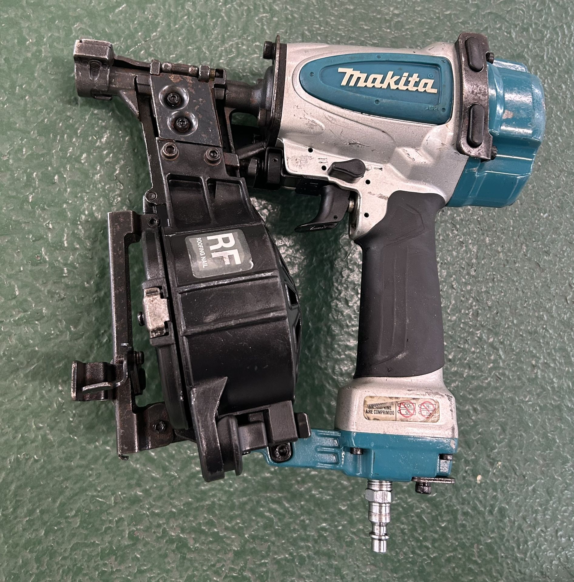Makita AN454 15Degree 13/4 in. Pneumatic Coil Roofing Nailer for Sale