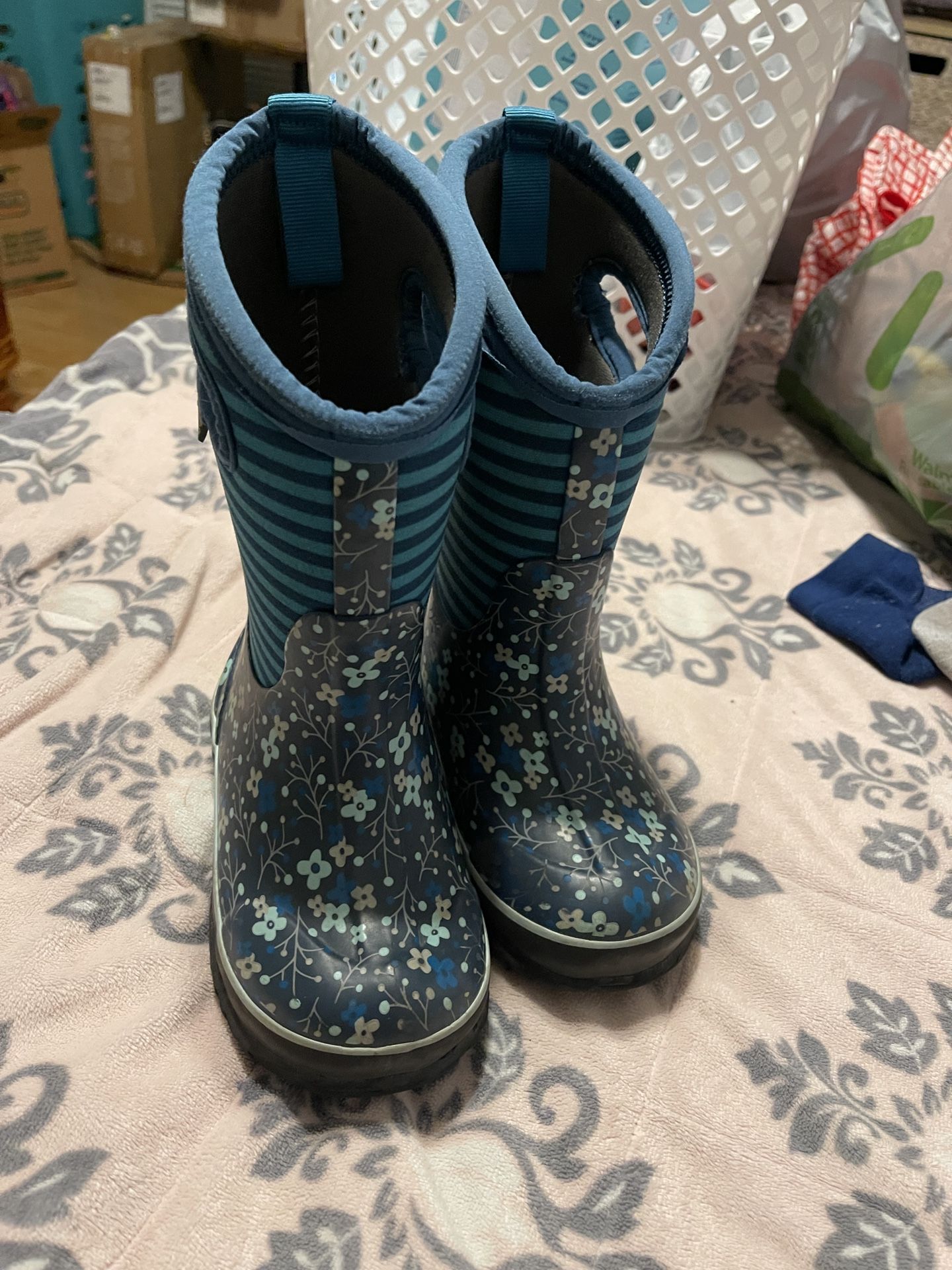 Size 10 Little Girls Bogs Rain And Snow Boots