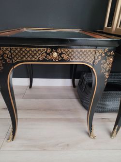 >> Pair of Original Vintage Drexel Chinoiserie Side Tables <<