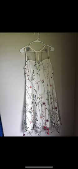 Source Unknown White Halter Midi with beautiful floral lace Sundress