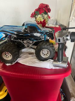 Hpi Wheely king 1/12 Scale