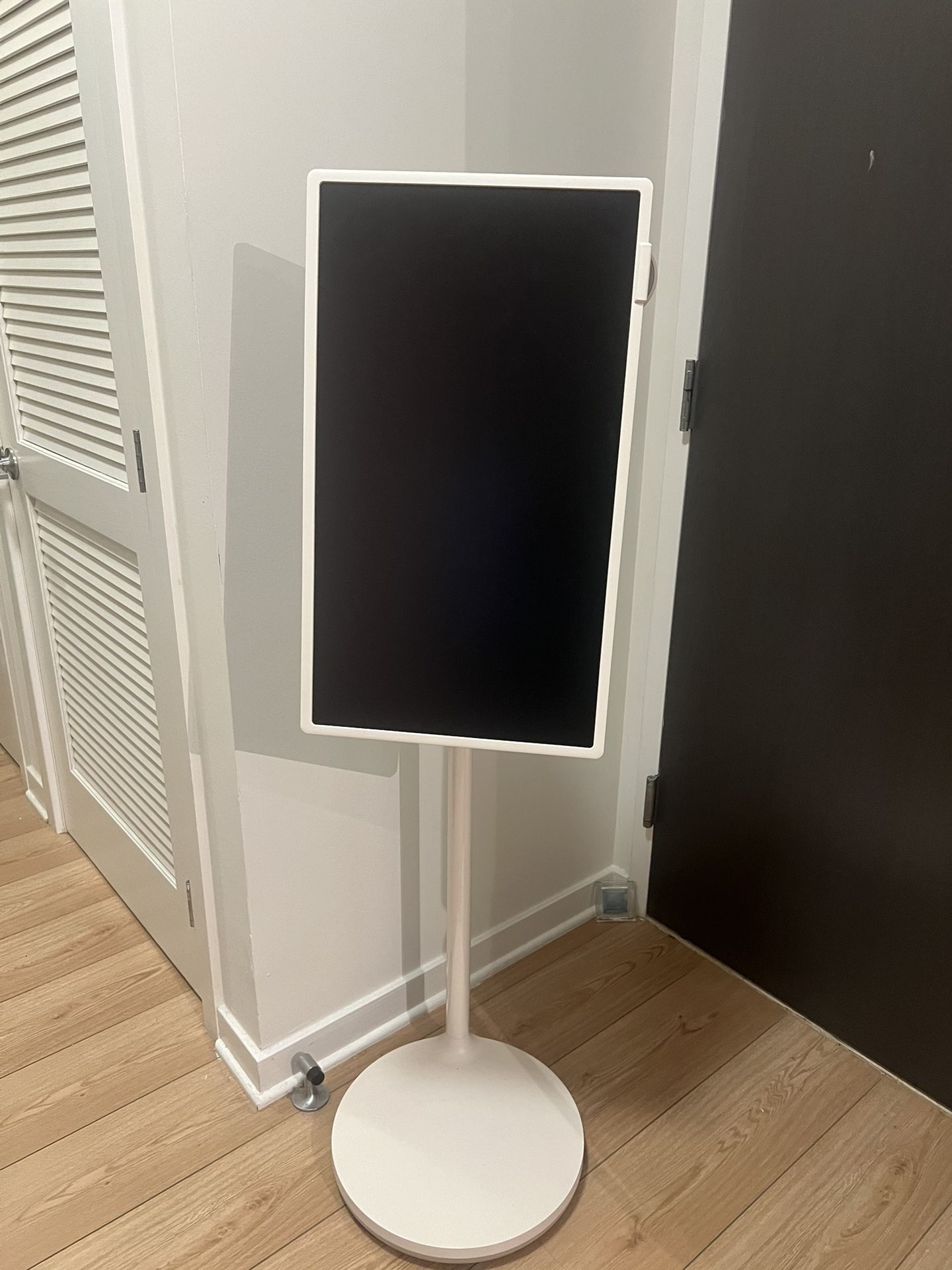 LG  Roll and Go Monitor.