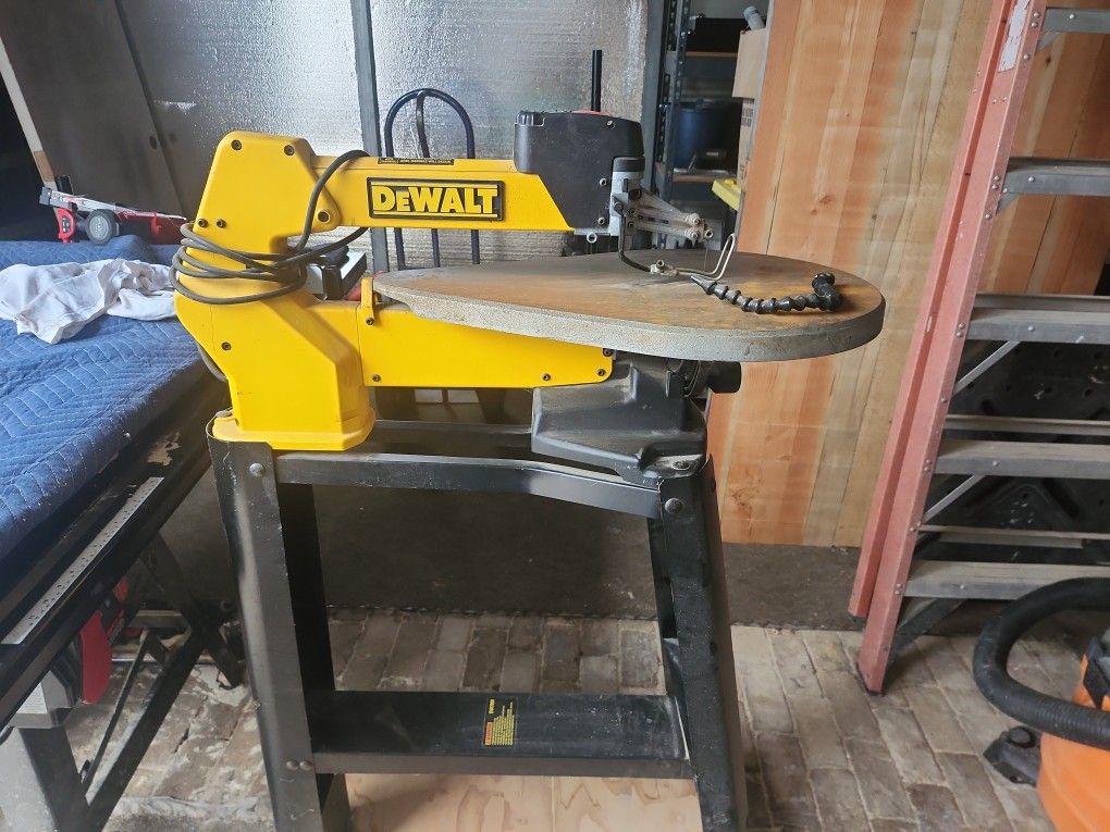 Dewalt Scroll Saw DW788