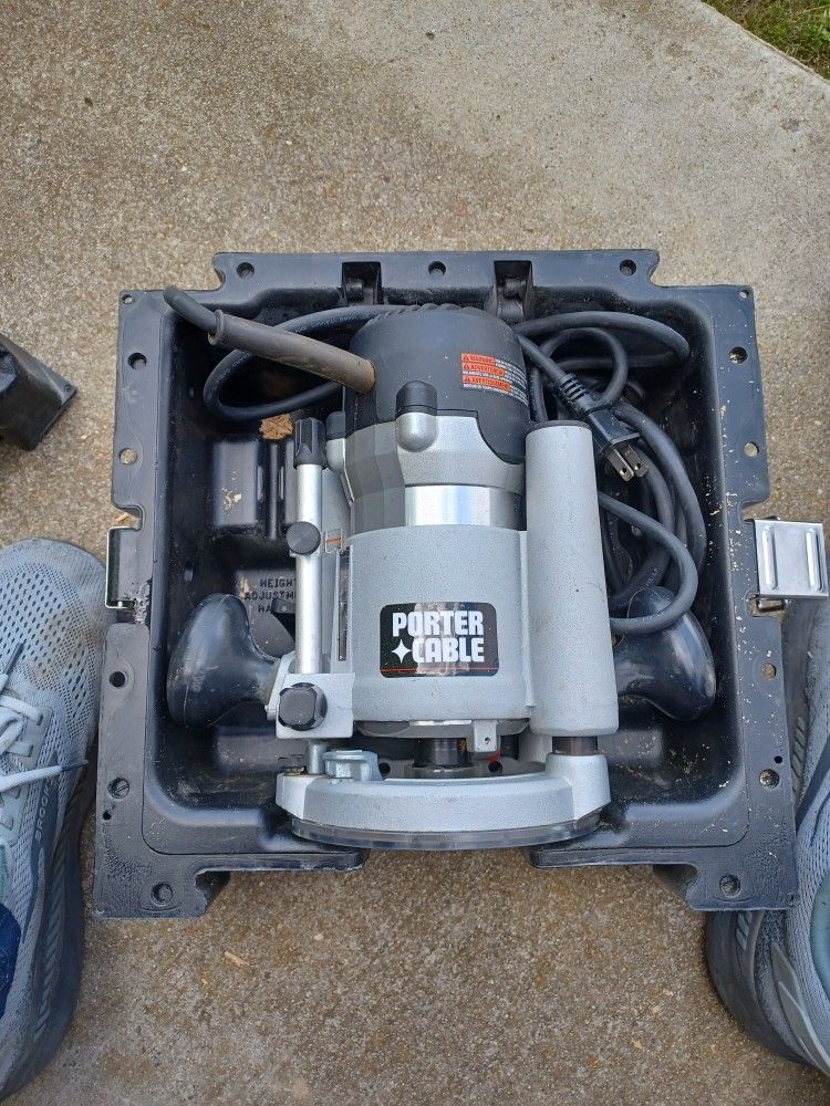 Porter Cable 890 Router With Case