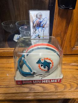 Dan Marino Signed Card With Helmet & BobbleHead