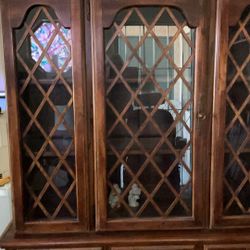 Chad cabinet looks good
