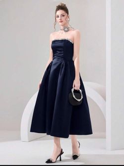 New Small Navy blue strapless