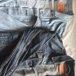 2 Levi’s Jean Jacket Size M