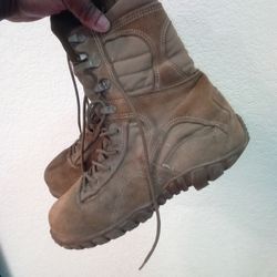 Size 9 Tactical boots. Great shape just need a lil love