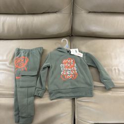 New With Tag Two Pieces Set Size 4T 