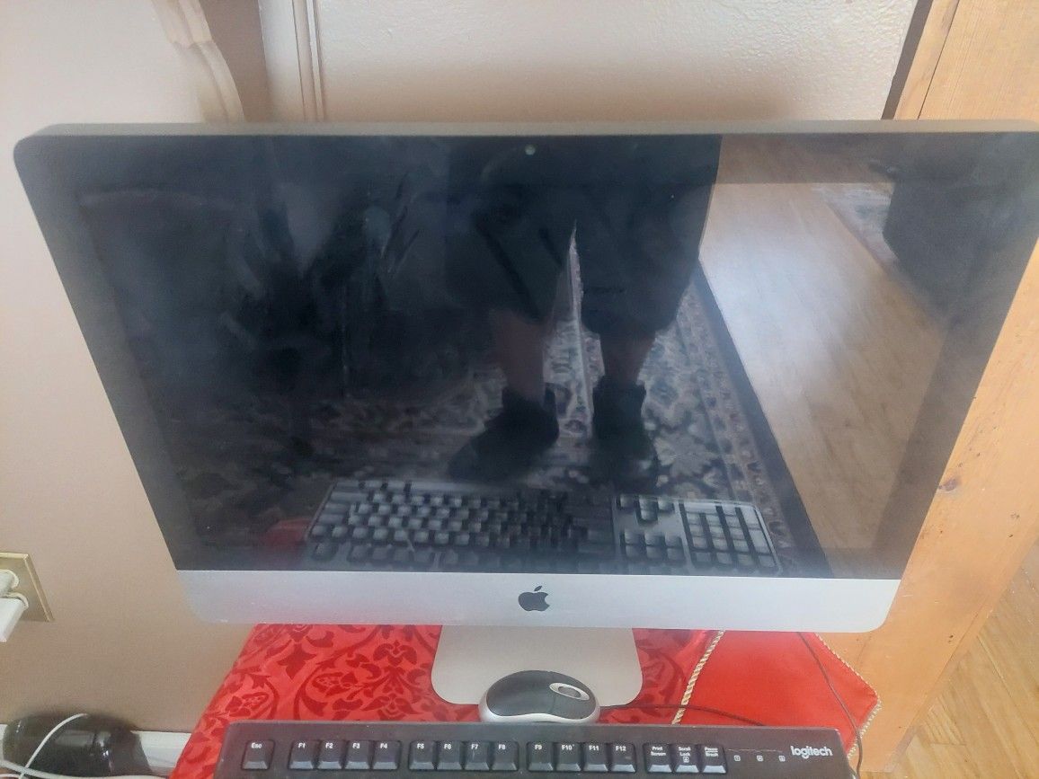 APPLE DESKTOP & DELL LAPTOP, &, DELL DESKTOP, ALL 3 TOGETHER $100