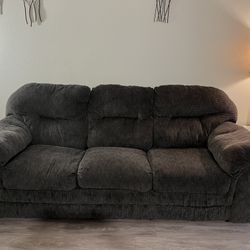 Full Size Couch And Love Seat 