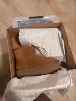 Ugg mini platform sz7