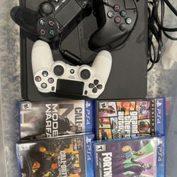PLAYSTATION 4