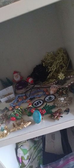 Jewelry 2 for 1 dollars