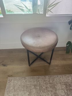 Like new ottoman/ chair