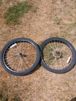 Set of 26 inch mountain Bike wheels