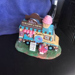 Collectible Lemax Kate’s Cup Cakes Express