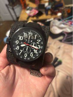 Left handed watch