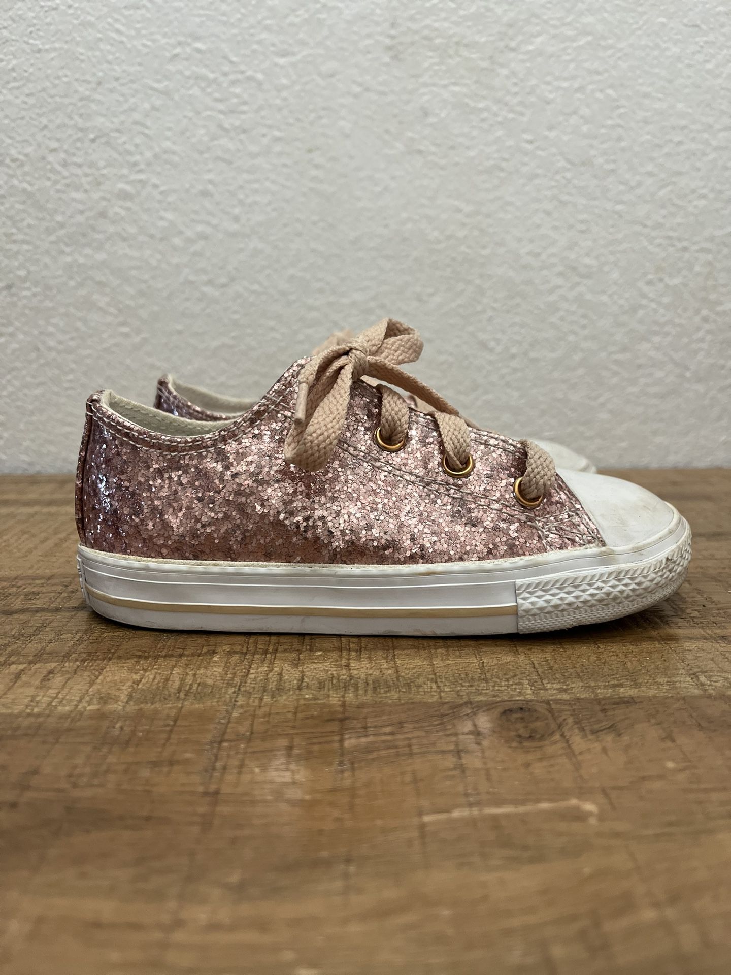 CONVERSE  ALL⭐️STAR girls shoes, size 9