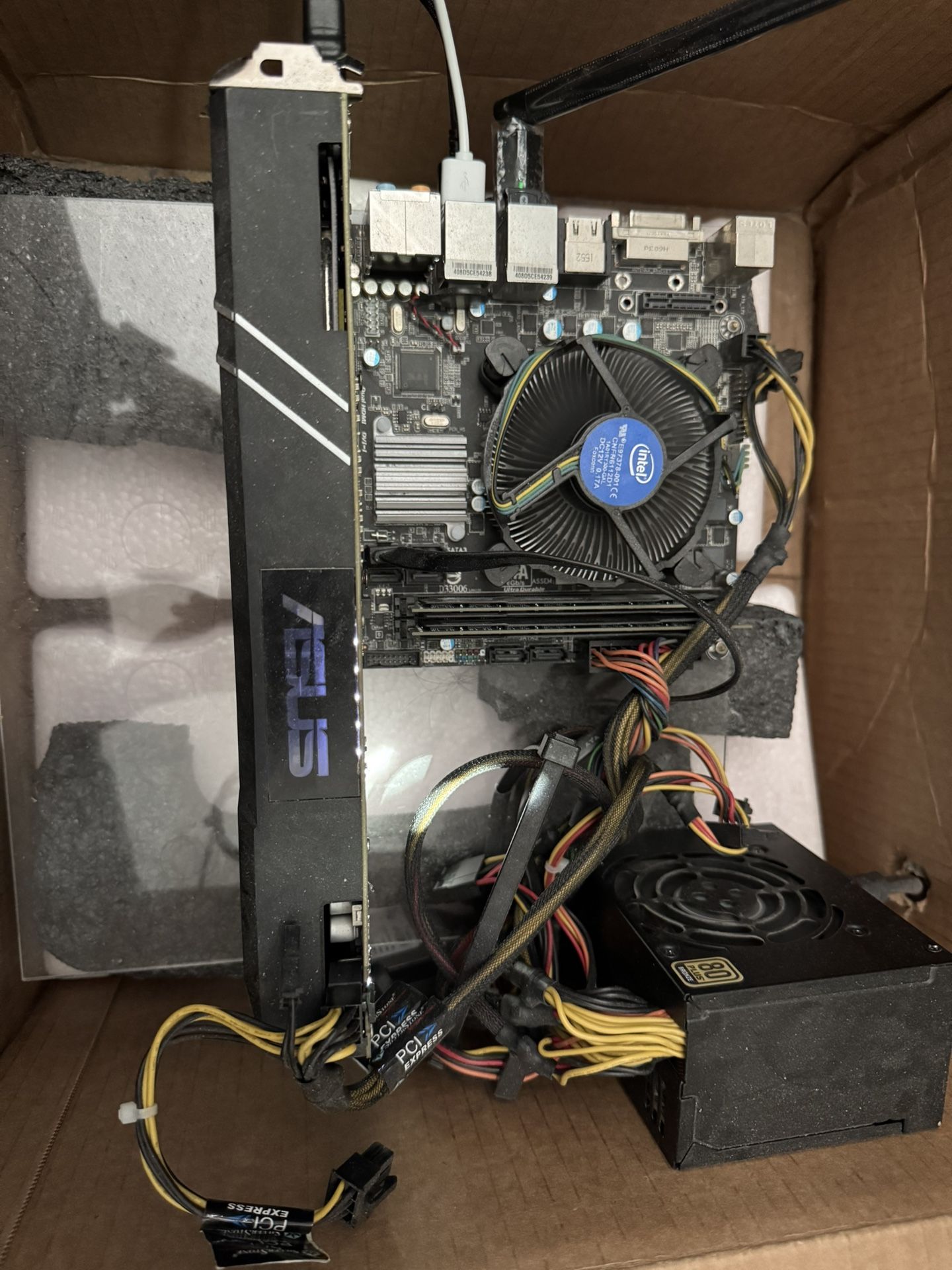 GTX1060 6GB/I7 4790/512SSD/16RAM/450W Bronze PSU