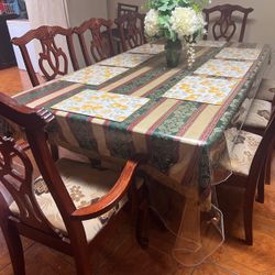 Chine And Table With 8 Chairs 