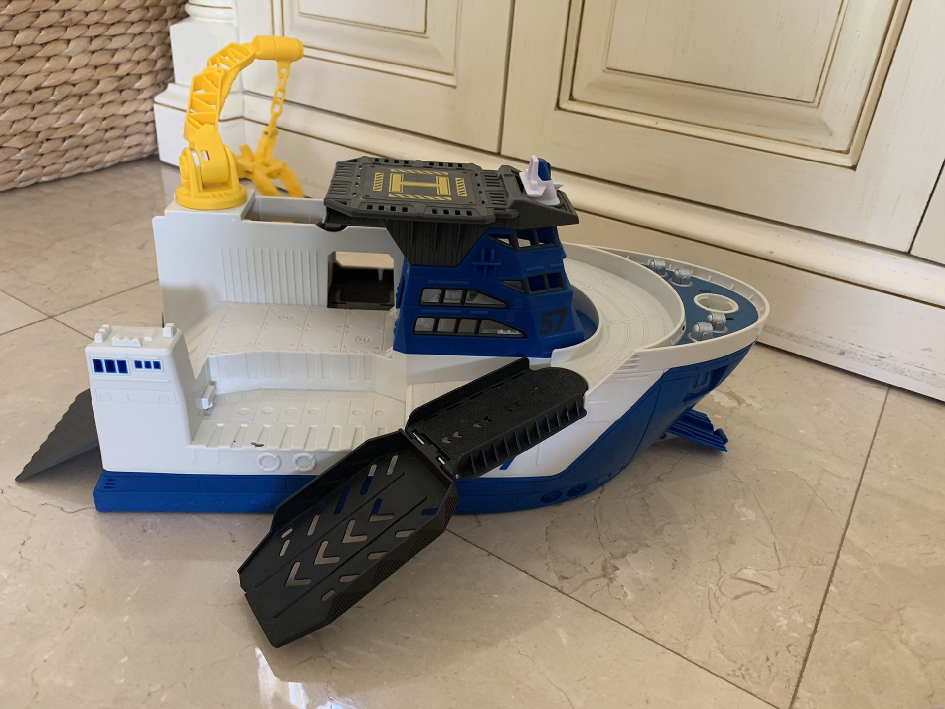 Matchbox Cargo Ship 🚢 with Helipad and ‘grabber’