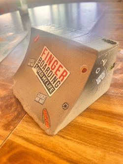 Fingerboard pipe