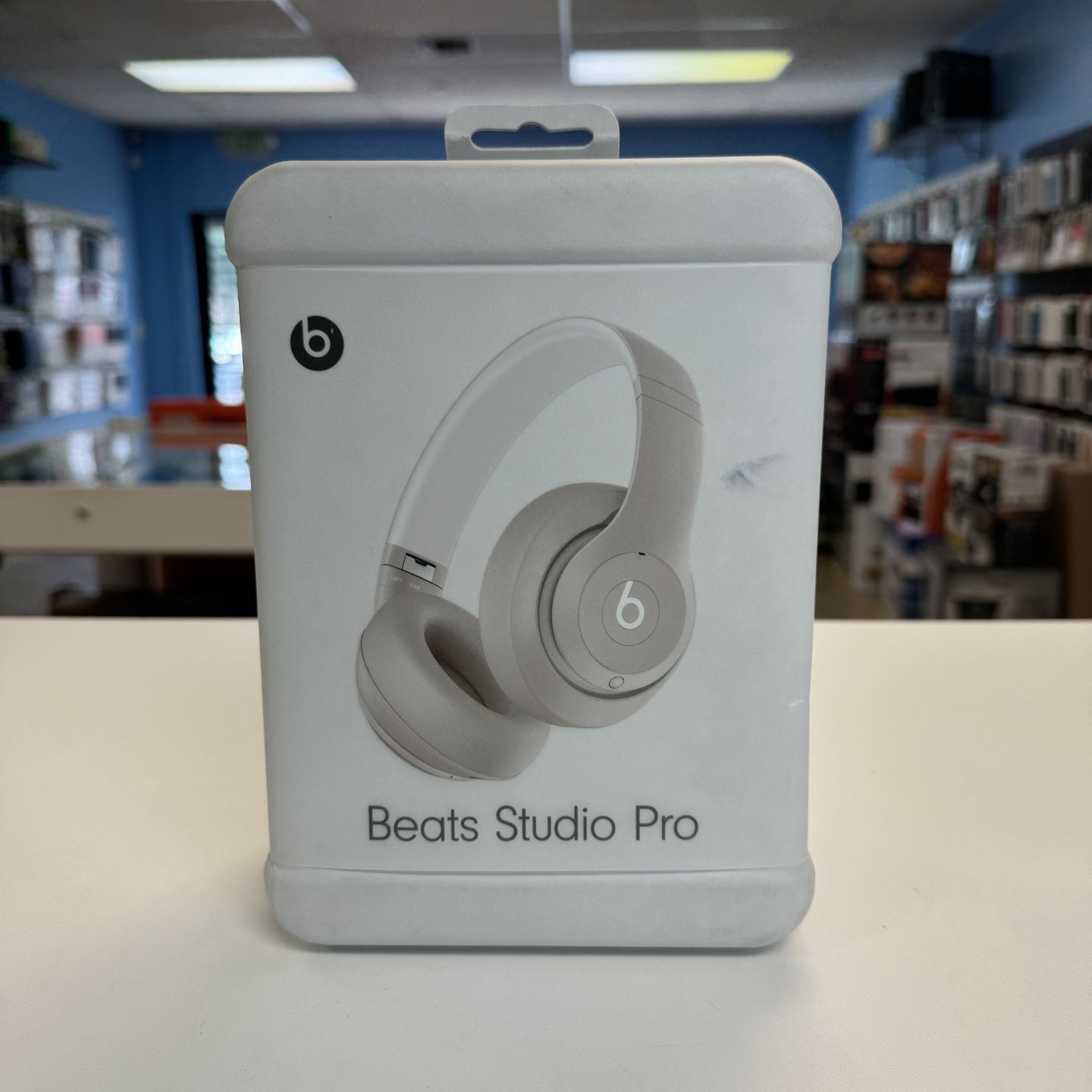 Beats Studio Pro New Sealed with Apple care Plus till 2026