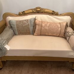 Antique Love Seat Beige Wood$100
