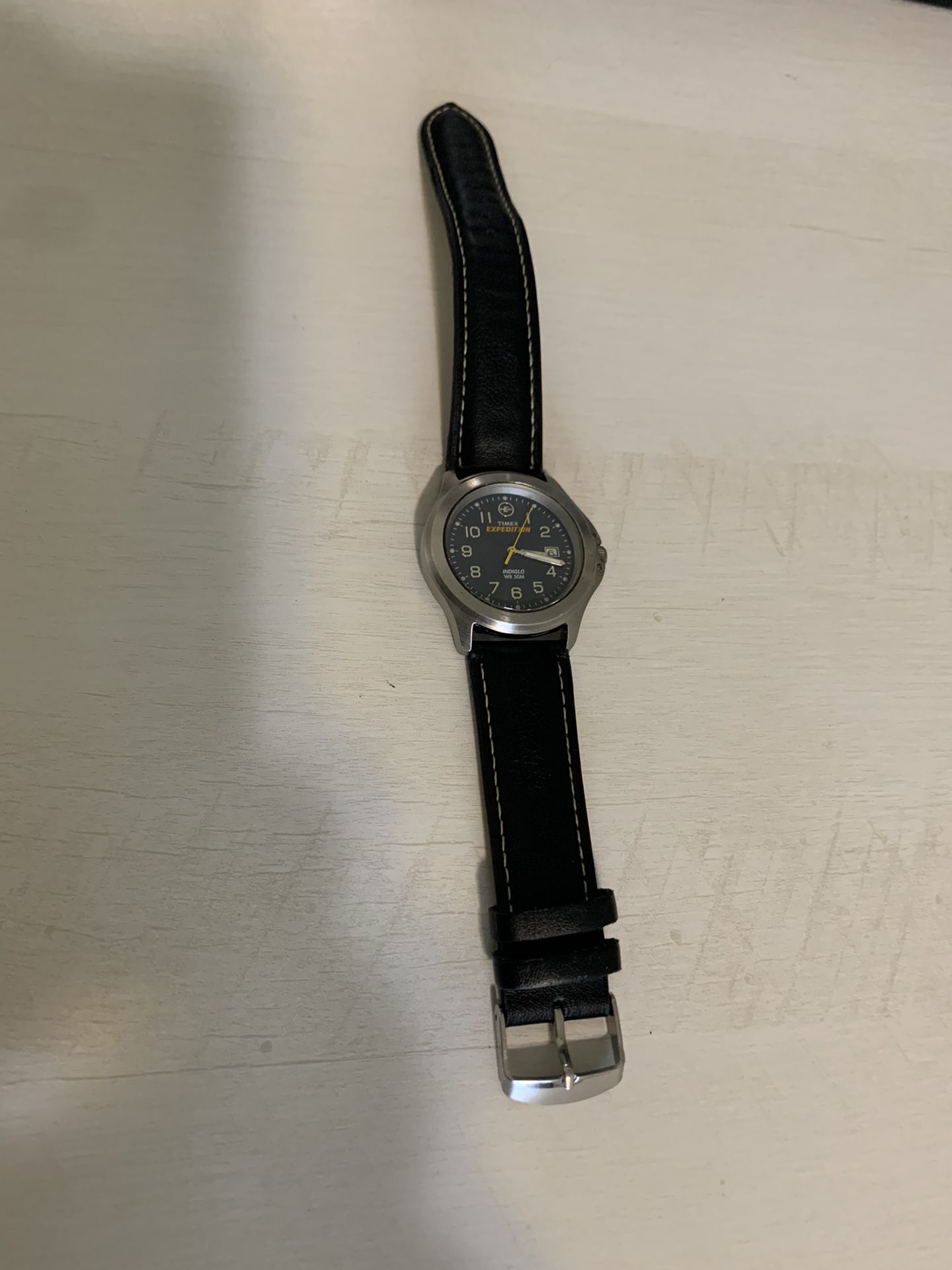 clock in good condition works well good air conditioner