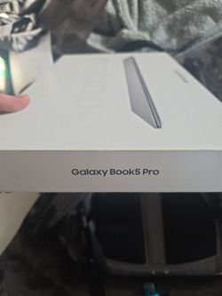 New in box Samsung Galaxy Book 5 Pro 14" Intel Core 7 Ultra 32gb RAM 1TB SSD