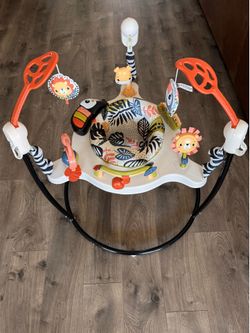 Fisher-Price Jumperoo Baby Activity Center - Excellent Condition!Fisher-Price Baby Jumper (Retails $130) - Clean & Works Perfectly