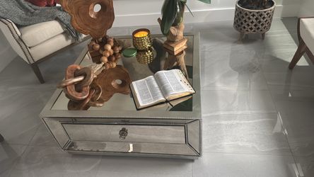 Coffee table with 2  drawers for storage
