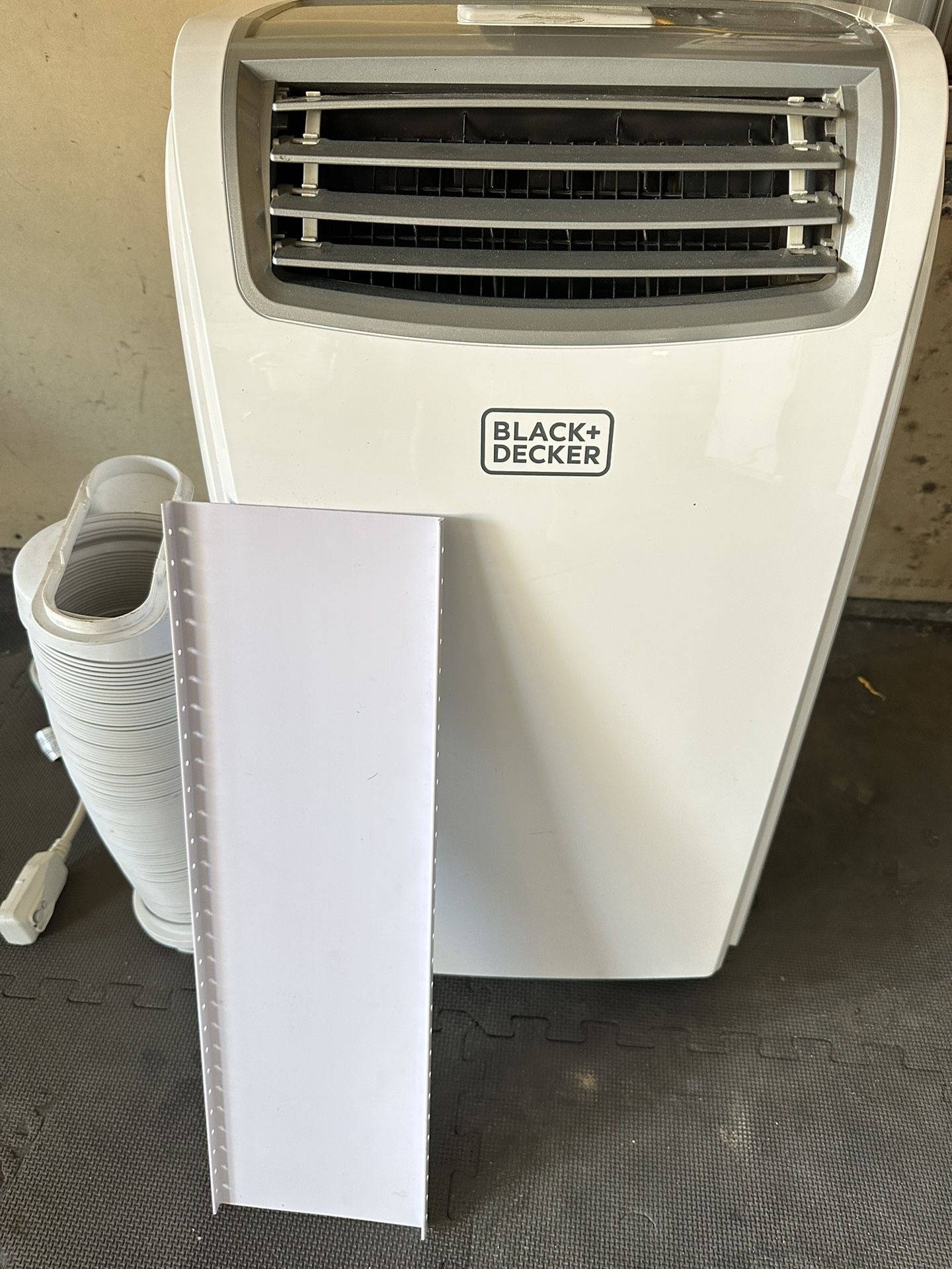 Black & Decker Air Conditioner With Remote for Sale in Fresno, CA - OfferUp