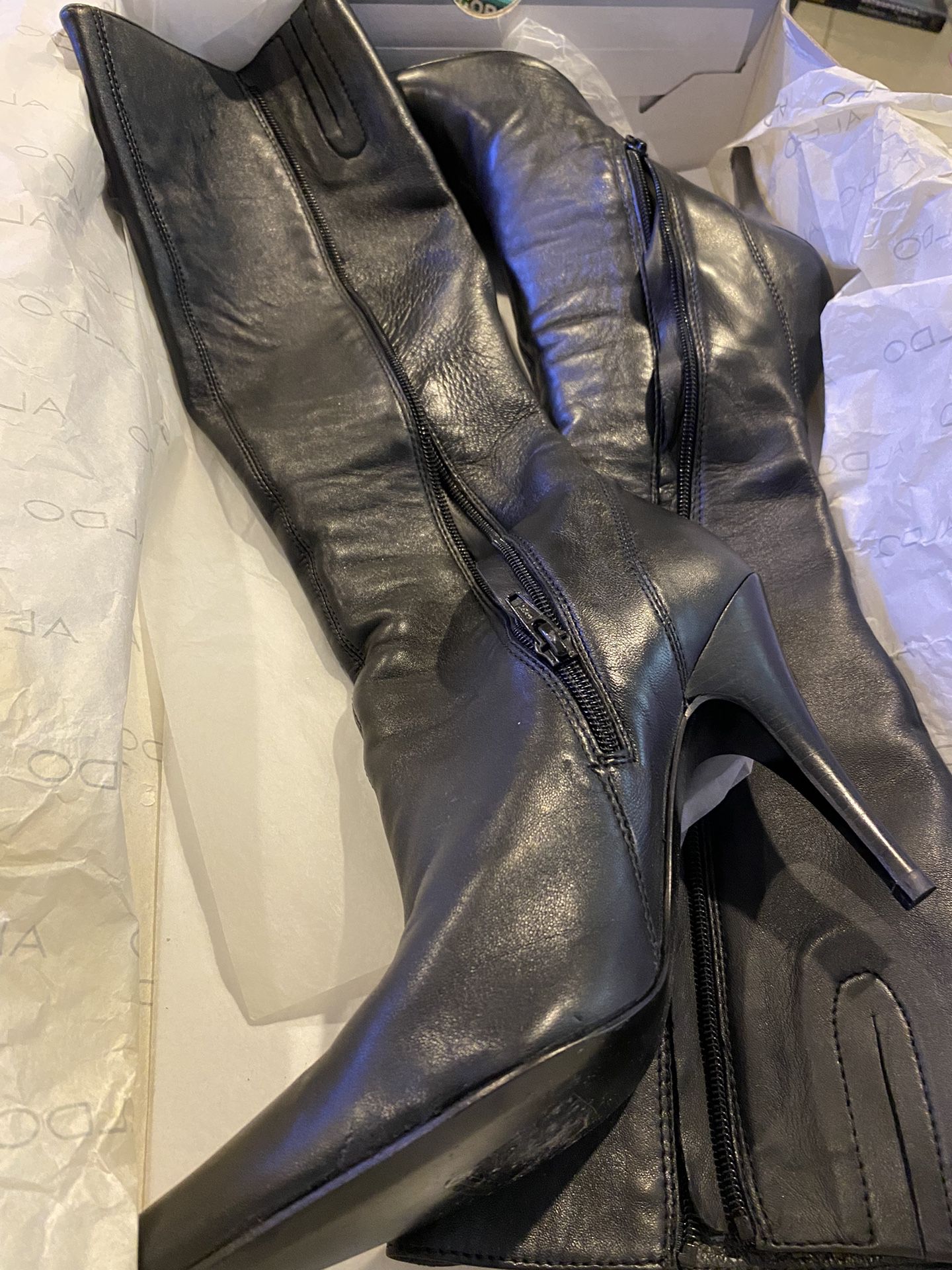 Aldo Pointed Toe Women’s Black Leather Boots Size 39