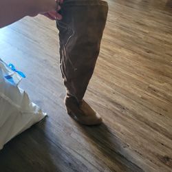 Knee High Boits Size 7
