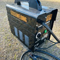 Chicago Electric Flux Core 125 AMP Welder Ready to Weld 110v 120v Only the welding thread is missing It works very well