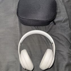 Beats Studio Pro
