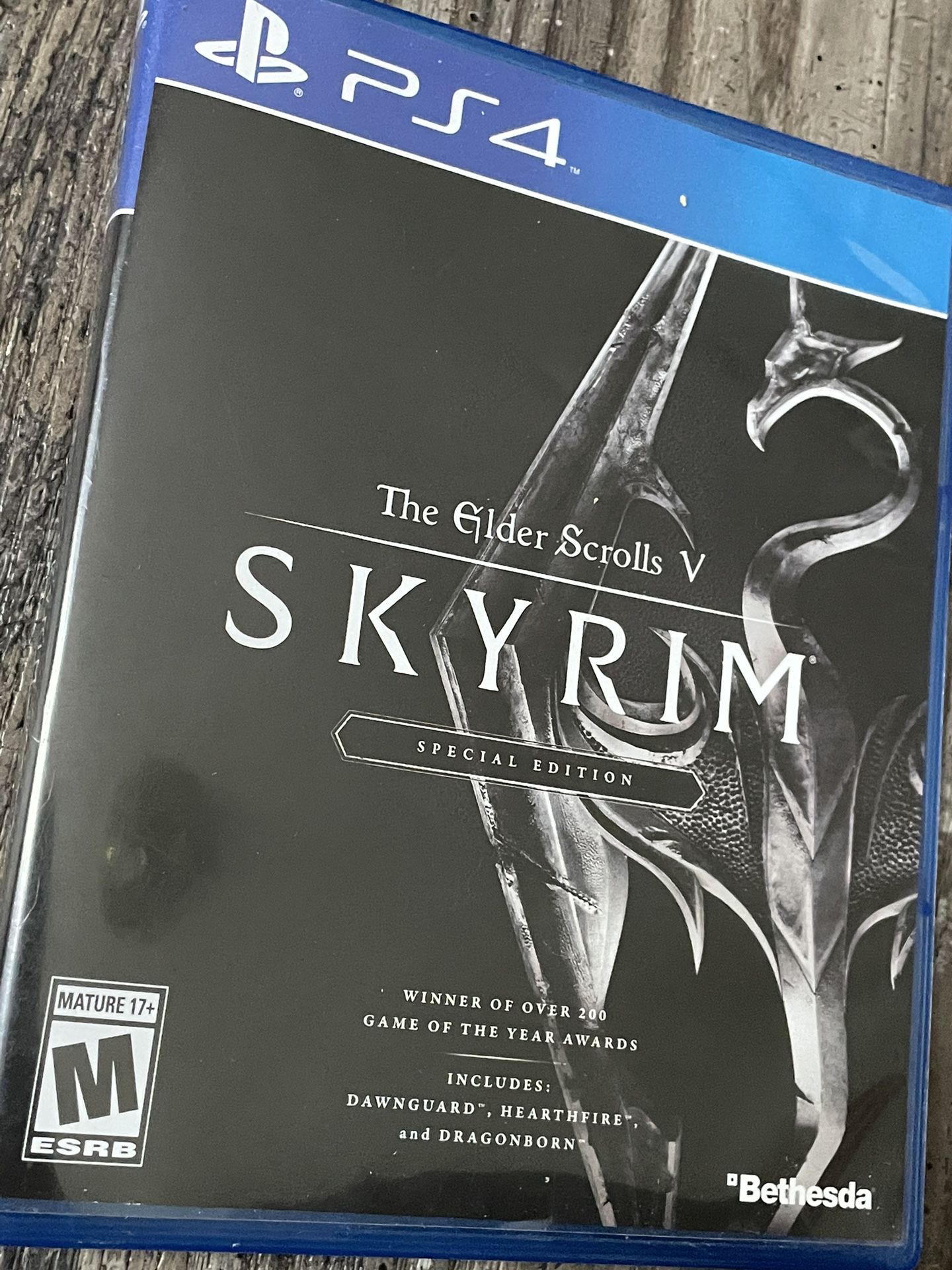 Skyrim Special edition (PS4) Never Used 