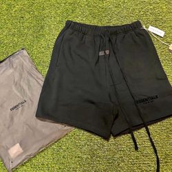 Essential Pants Black