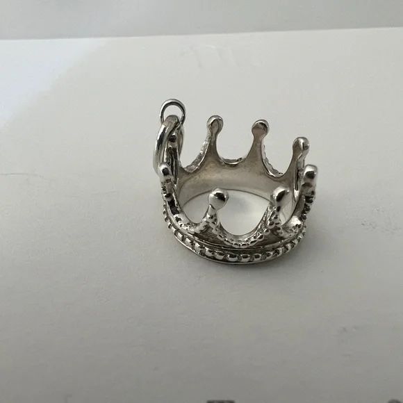 crown charm, in vguc Comes with pouch and box