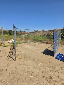 Temporary fence panels or dog kennel