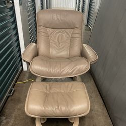 Ekornes Stressless Leather Recliner Chair & Ottoman Small