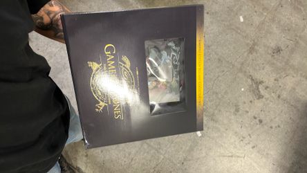 GAME OF THRONES THE COMPLETE COLLECTION (Limited Edition Blu-ray Collectors Set)