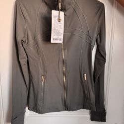 Lululemon Define Women's Jacket, Size 6