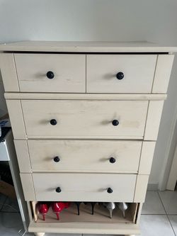 FREE DRESSER
